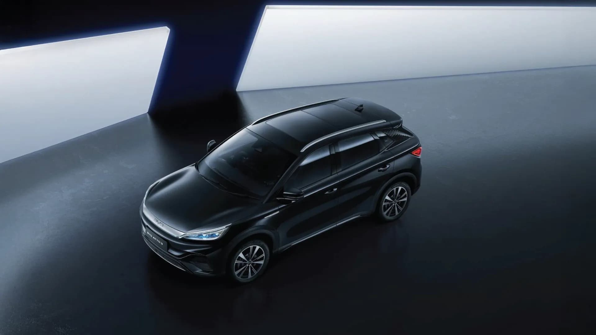 BYD ATTO 3 exterior view 1