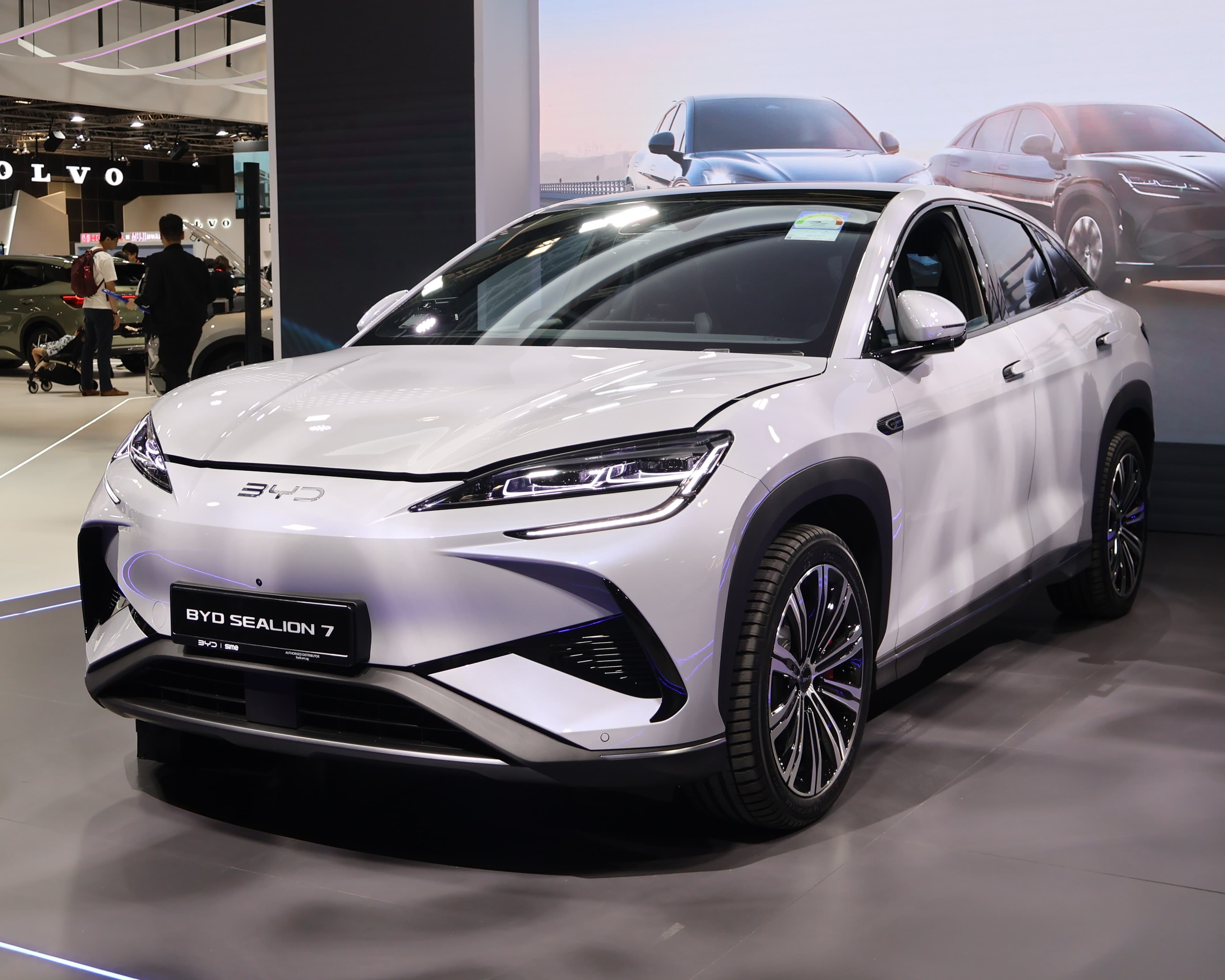 BYD showroom experience
