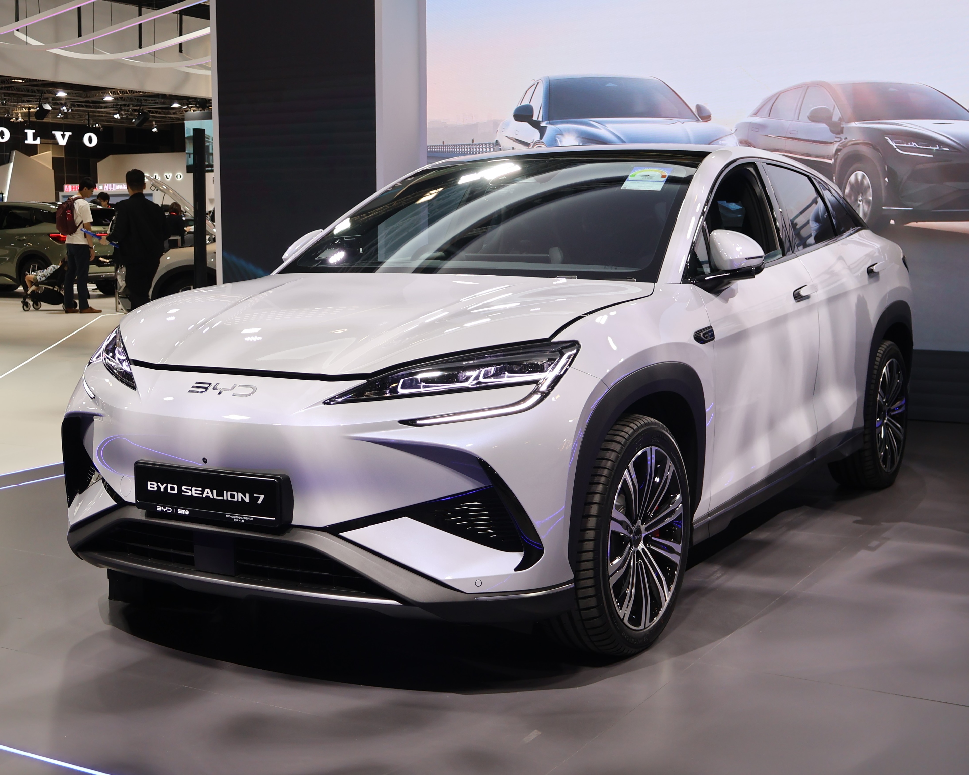 BYD showroom experience
