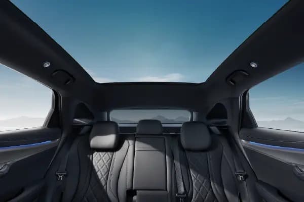 BYD SEALION 7 panoramic roof